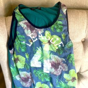 Party in the front back is solid blue